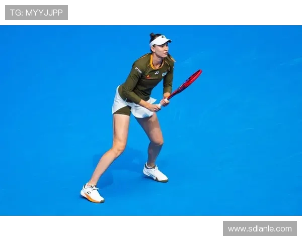 火力全开莱巴金娜强势取胜闪耀赛场迎来年终总决赛精彩开门红